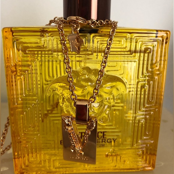 BNWT VERSACE PENDANT - Picture 14 of 16